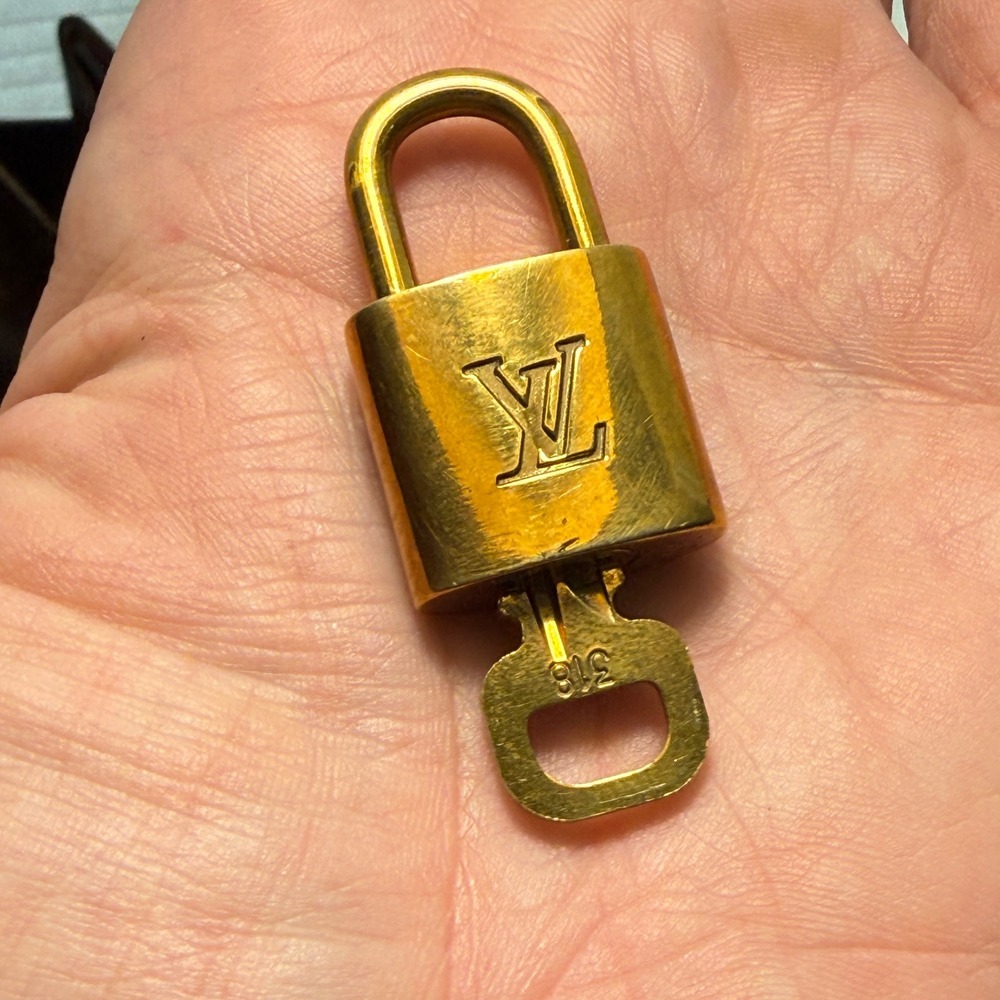 Louis Vuitton Brass Padlock & Key #318 - Brilliant Gold Bag Charm / Pendant Auth